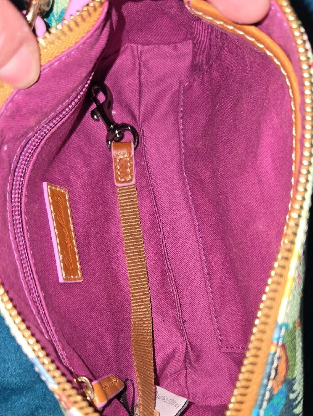 New Disney's Robin Hood Handbag By Dooney & Bourke - Picture 4 of 10